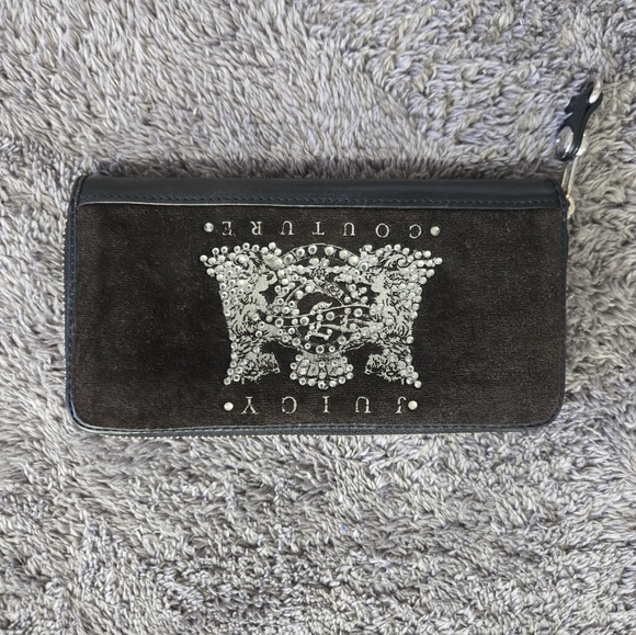 Juicy Couture Black Wallet with Silver Logo JUICY COUTURE VELOUR WALLET - Picture 3 of 9